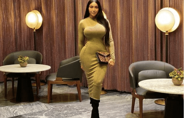 "Nữ thần gợi cảm" cho biết sự nổi tiếng của cô là kết quả sự nỗ lực không ngừng, không có chuyện 1 bước trở thành sao. Tuổi thơ của Summit không hề êm đềm như mọi người vẫn nghĩ. Mỹ nhân sinh ra trong một gia đình bình thường. Trải qua nhiều biến cố, cô cho rằng thái độ tích cực vô cùng quan trọng.