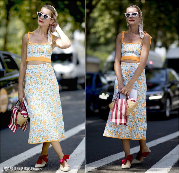 Giày mũi nhọn đính nơ. Những chiếc giày mũi nhọn dáng trơn không còn đáp ứng nhu cầu làm đẹp của phái nữ. Các nhà thiết kế cho ra mắt những đôi giày đính nơ đầy nữ tính.