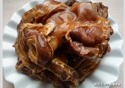 Tùy vào mục đích chế biến, người nội trợ sẽ chọn phần thịt khác nhau. Thế nhưng, xét về độ thơm ngon, ngọt thịt nhất lại không thuộc về những khúc đắt như sườn hay thăn.