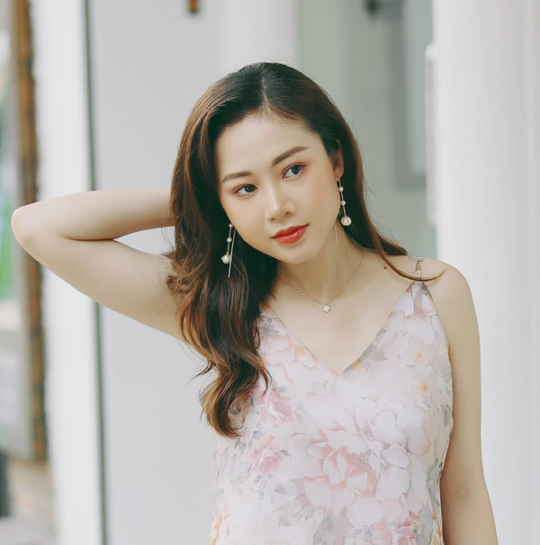 Không chỉ nổi tiếng trên nền tảng youtube, Jolin Nguyễn còn có lượng theo dõi cực khủng trên các trang mạng xã hội như Facebook, Instagram.