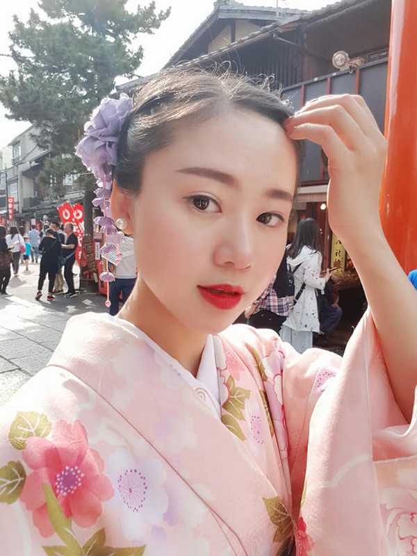 Cũng nhờ body thanh mảnh, Jolin Nguyễn dễ dàng “cân đẹp” nhiều phong cách thời trang khác nhau.