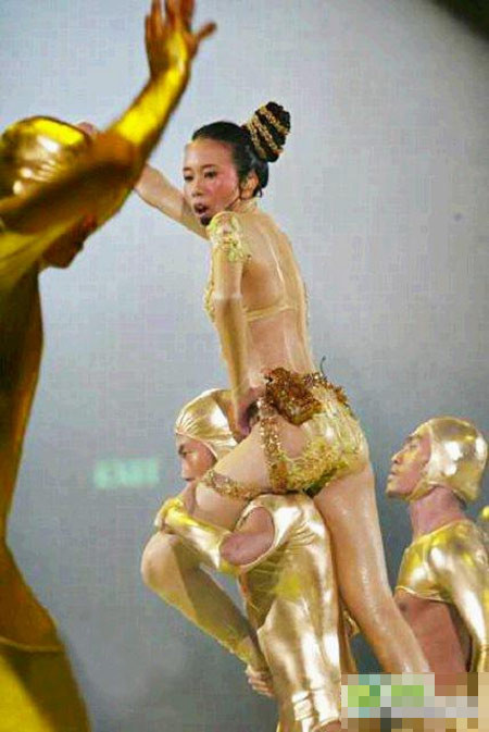 Người đẹp còn được biết đến với danh nghĩa tình cũ của Châu Tinh Trì.