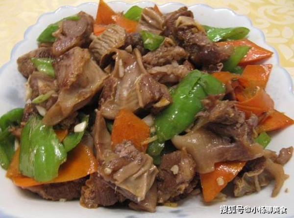 Phần ngon nhất trên con lợn này có thể chế biến theo nhiều cách khác nhau. Tuy nhiên, chị em nội trợ chuộng cách xào hơn cả nhờ cách làm đơn giản mà vẫn phát huy tối đa vị thơm ngon của nguyên liệu.