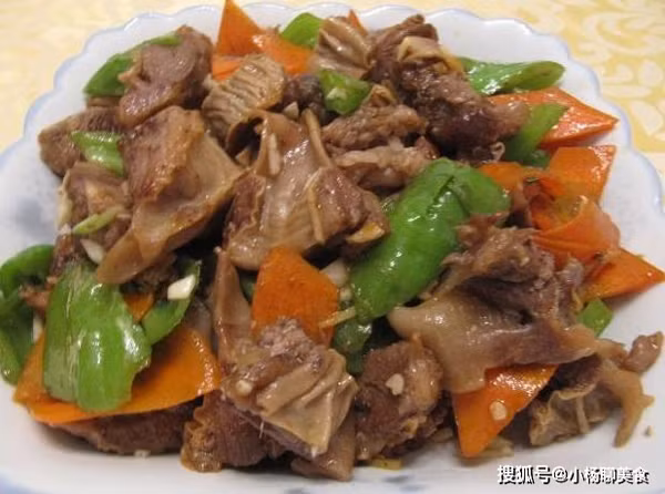 Phần ngon nhất trên con lợn này có thể chế biến theo nhiều cách khác nhau. Tuy nhiên, chị em nội trợ chuộng cách xào hơn cả nhờ cách làm đơn giản mà vẫn phát huy tối đa vị thơm ngon của nguyên liệu.