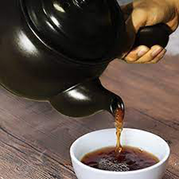 Nguyên nhân là sau khi cho mượn, hũ sẽ được trả lại. Đáng nói, hành động trả nồi còn bao hàm ý nghĩa để chủ nhà sắc thuốc trị bệnh, hàm ý không tốt. Lâu dần, hũ sắc thuốc trở thành vật dụng kiêng hỏi mượn.