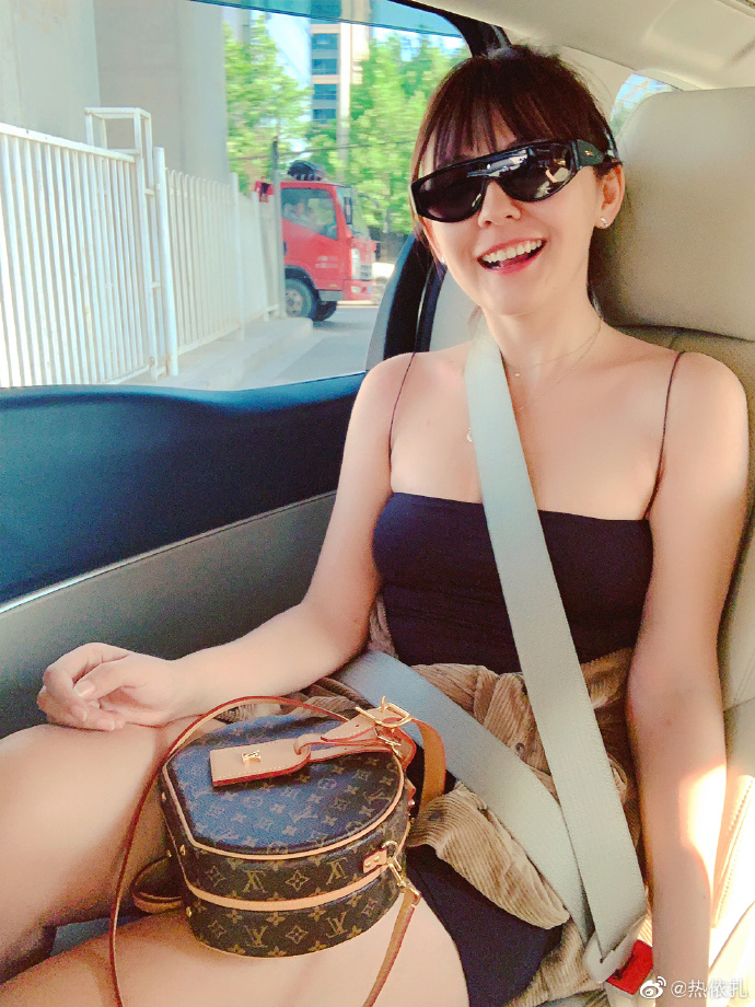 Nữ diễn viên cho biết mình không ăn mặc táo bạo để tạo chiêu trò, đây chỉ là sở thích cá nhân.