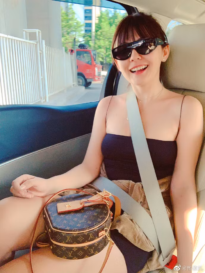 Nữ diễn viên cho biết mình không ăn mặc táo bạo để tạo chiêu trò, đây chỉ là sở thích cá nhân.