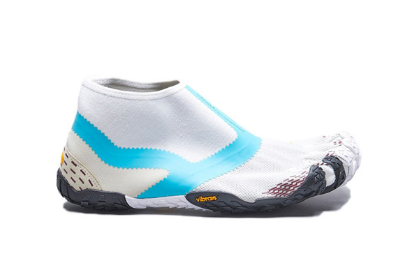 Ngay từ khi những đôi giày 5 ngón được hé lộ, nó đã tạo ra cơn sốt với người dùng trên toàn thể giới vì tính độc lạ. Đôi giày đều được thiết kế để xỏ vào chân y như một chiếc tất và lộ rõ từng ngón. Đế giày được phủ bằng cao su với độ bền cao bảo vệ bàn chân an toàn khi di chuyển.