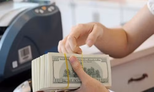 Kiều hối về TP.HCM dự kiến đạt 5,2 tỷ USD năm nay (Ảnh VnExpress).