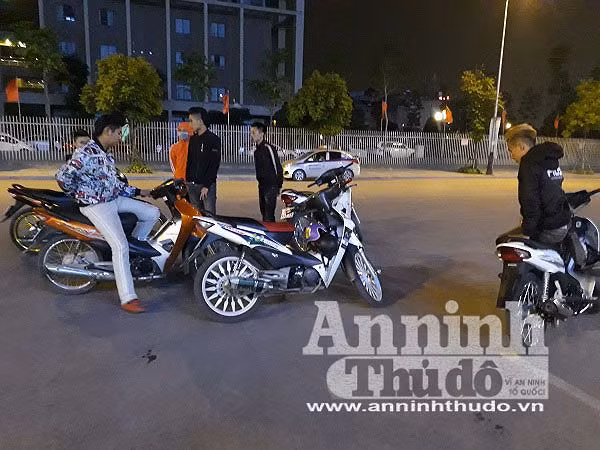 Mỗi tuần nhóm họp mặt một lần để giao lưu trao đổi về đồ "chơi xe".