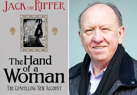 Luật sư kiêm phóng viên điều tra J. Morris (phải) và bìa cuốn sách mới ấn hành.