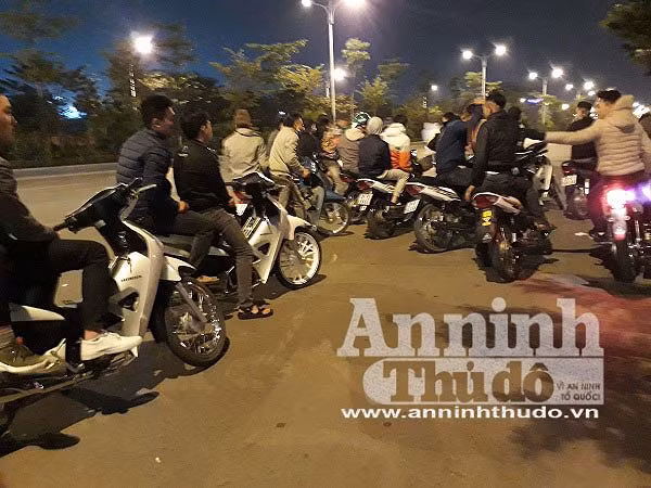 Nhóm được thành lập từ tháng 11/ 2017, các thành viên chủ yếu từ 14-18 tuổi.