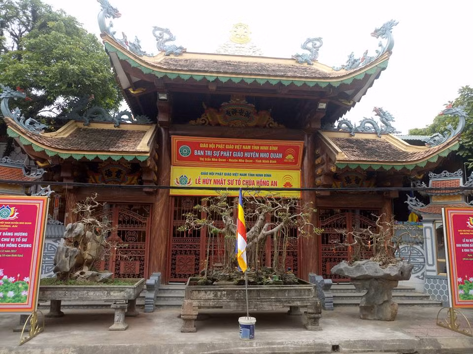 Trải qua 4 lần trùng tu, chùa Xanh uy nghi, bề thế giữa đất trời Nho Quan.