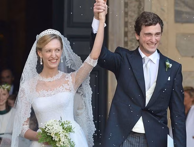 Hoàng tử Amedeo của Bỉ và cô dâu Elisabetta Rosboch von Wolkenstein (còn gọi là Lili Rosboch) sau khi kết hôn vào ngày 5-7-2014 tại Rome, Italy. Wolkenstein từng là một nhà báo.