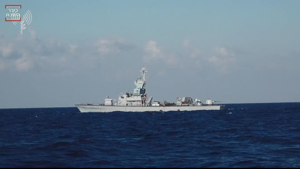 Tàu được trang bị 4 động cơ diesel MTU 16V956 TB91 công suất 4.000 mã lực, cho tốc độ tối đa 34 hải lý/h, tầm hoạt động lớn nhất 4.800 hải lý nếu chạy ở vận tốc 19 hải lý/h, hoặc 2.200 hải lý (4.100 km) khi chạy với tốc độ 30 hải lý/h.