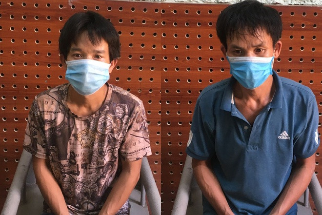 Chau bi thu mat dieu, chu cam dao duoi chem cong an