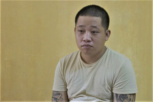  Mạo danh nhân viên ngân hàng để lừa chiếm gần 1 tỷ đồng: Nguyễn Minh Lưu (25 tuổi, ở huyện Duy Xuyên, tỉnh Quảng Nam) đã mạo danh nhân viên ngân hàng để yêu cầu người phụ nữ ở Bắc Giang đọc mã OTP rồi chiếm đoạt gần 1 tỷ đồng. Ngày 31/5, Lưu bị Công an tỉnh Quảng Nam khởi tố bị can về tội Sử dụng mạng máy tính, mạng viễn thông, phương tiện điện tử để thực hiện hành vi chiếm đoạt tài sản.