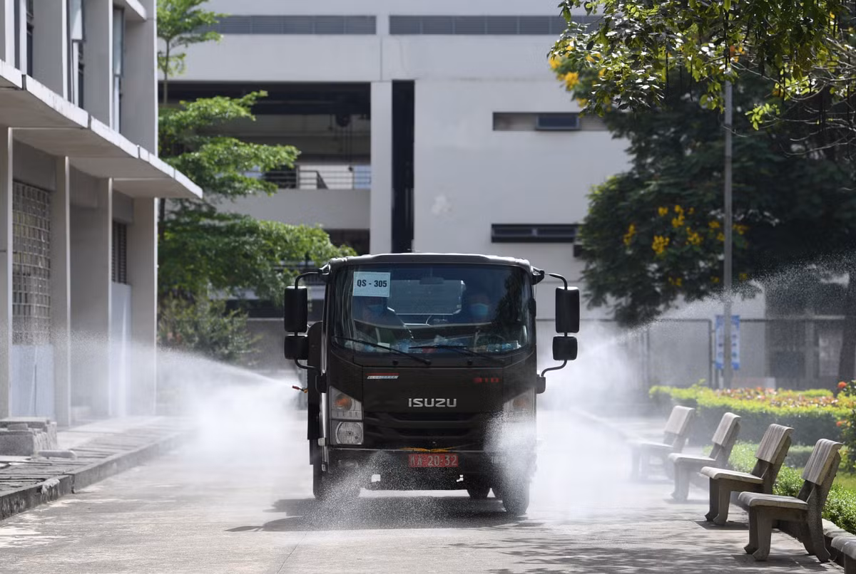 Theo Binh chủng Hóa học, từ chiều và đêm 29/5, 15 xe đặc chủng, khí tài hiện đại nhất, hơn 100 cán bộ, chiến sĩ đã cùng với lực lượng phòng hóa của Quân khu 1, Quân đoàn 2 khẩn trương triển khai lực lượng tiêu độc, khử trùng ở hai huyện Lạng Giang và Tân Yên.