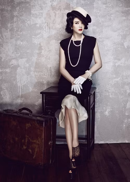 Lý Nhã Kỳ đã từng tiết lộ cô đã sở hữu được một biệt thự rộng và sang trọng với màu trắng chủ đạo và một căn biệt thự hoành tráng nằm ở tại quận 7, thuộc khu đô thị Him Lam, tại TP.HCM. Ảnh: chieu-cao.net.