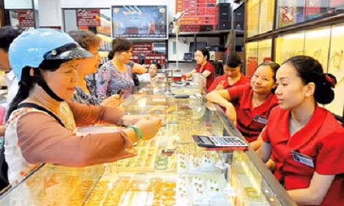 Gia vang dau tuan “nhich nhe” va du doan tiep tuc tang