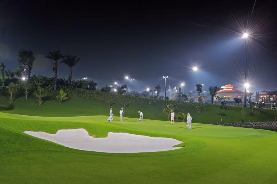 Theo tìm hiểu của Tuổi trẻ, sân golf Tân Sơn Nhất mở cửa cho khách chơi từ sáng đến 22h đêm. Ảnh: FB Sân Golf Tân Sơn Nhất - Tan Son Nhat Golf Course.