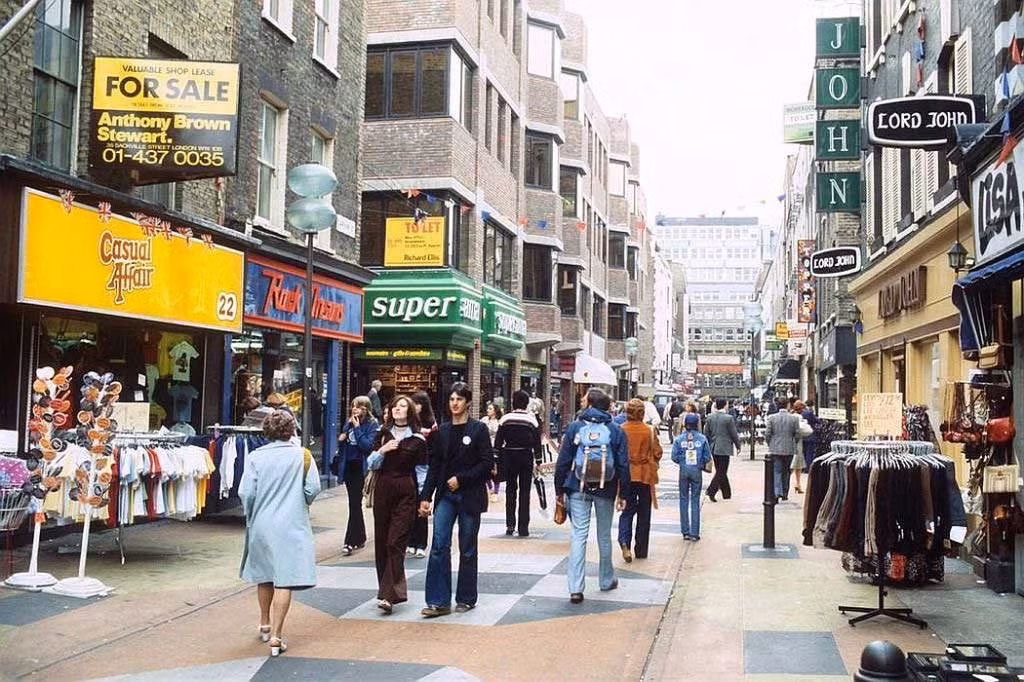 Phố Carnaby, London năm 1978. Ảnh OLA