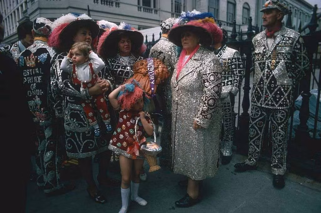 Mọi người tham gia một lễ hội ở St Martin-in-the-Fields khoảng năm 1970. Ảnh OLA