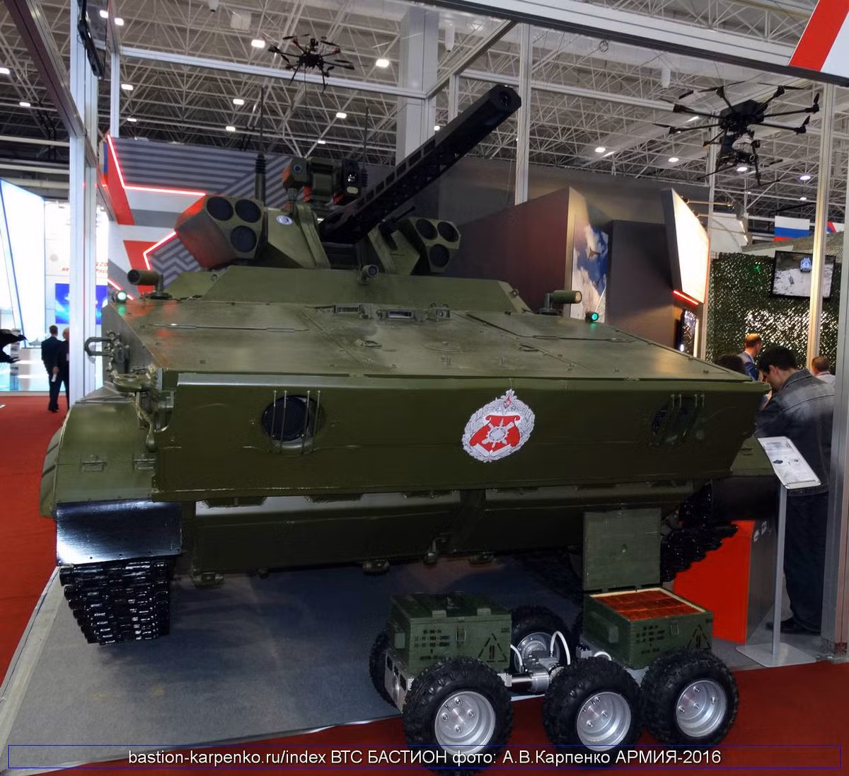 Hai hung robot chien dau lon nhat the gioi cua Nga