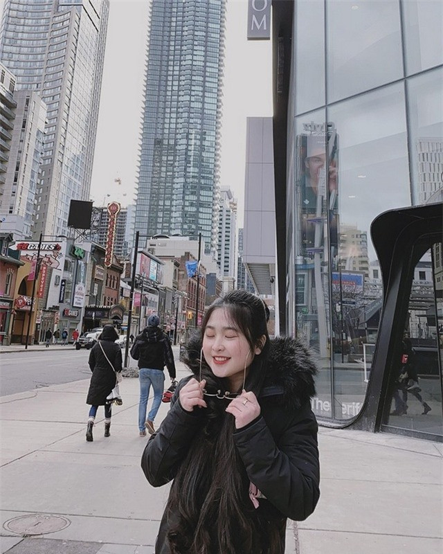Hot girl xu Nghe du hoc Canada: “Tet den, nho vi banh chung que huong”