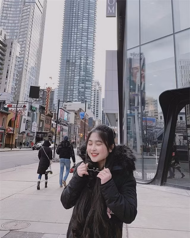 Hot girl xu Nghe du hoc Canada: “Tet den, nho vi banh chung que huong”