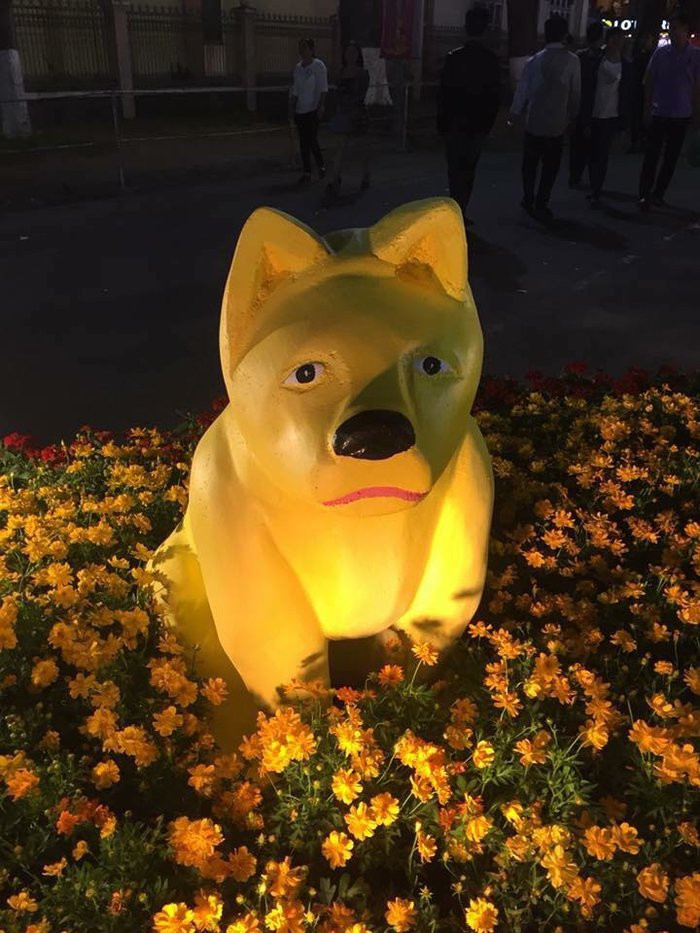 Cứ mỗi độ xuân về, mạng xã hội lại rộn ràng bởi những hình ảnh các linh vật có vẻ ngoài vô cùng hài hước, ai nhìn thấy cũng phải phụt cười.