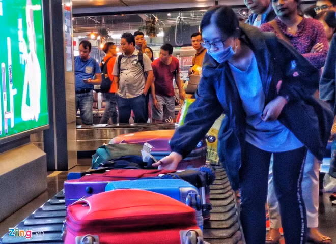 Thieu san do may bay dip Tet, Noi Bai tan dung duong lan, khu quan su-Hinh-2