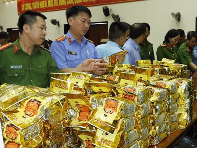 Mở rộng điều tra, Ban chuyên án tiến hành bắt giữ Võ Văn Giáp, ra lệnh khám xét khẩn cấp nhà ở thu giữ 9 sổ tiết kiệm với số tiền trên 7,5 tỉ đồng; 14 giấy chứng nhận quyền sử dụng đất; 3 giấy cho vay nợ trị giá 14 tỉ đồng và một số tài liệu, tang vật liên quan đến vụ án. Ngoài ra, thu giữ thêm 60kg ma túy đá và 60 bánh heroin mà các đối tượng cất dấu trên nhiều điểm khác nhau. 