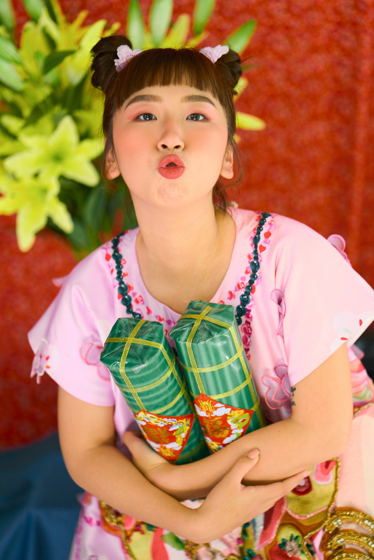 Dù không sở hữu ngoại hình bắt mắt nhưng Trang Hý biết cách thu hút người hâm mộ nhờ sự tự tin và nguồn năng lượng tích cực.