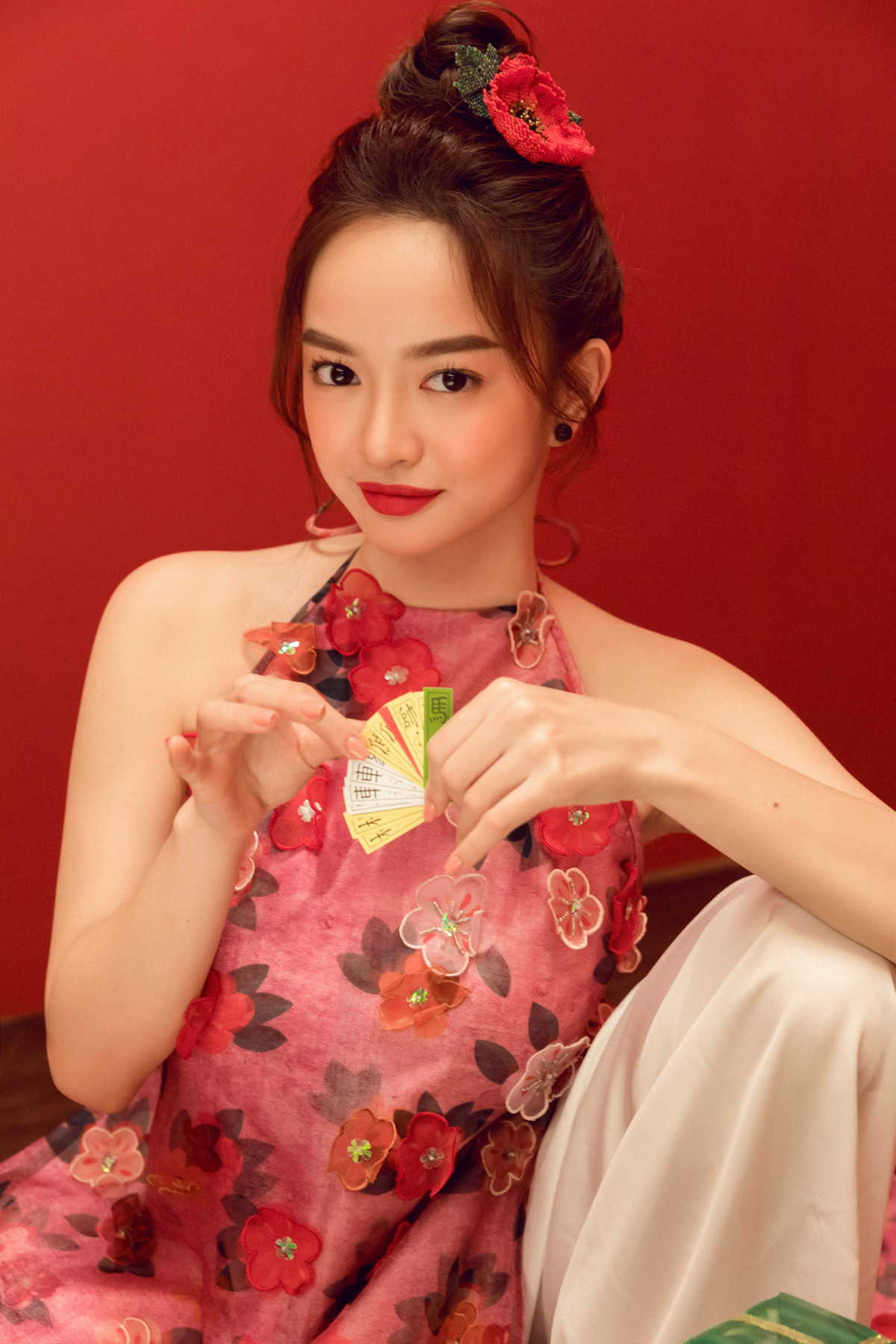 Kaity Nguyen hoa nang tho dat Kinh Ky, Trang Hy cuoi Cub do bat pho Sai Gon-Hinh-2