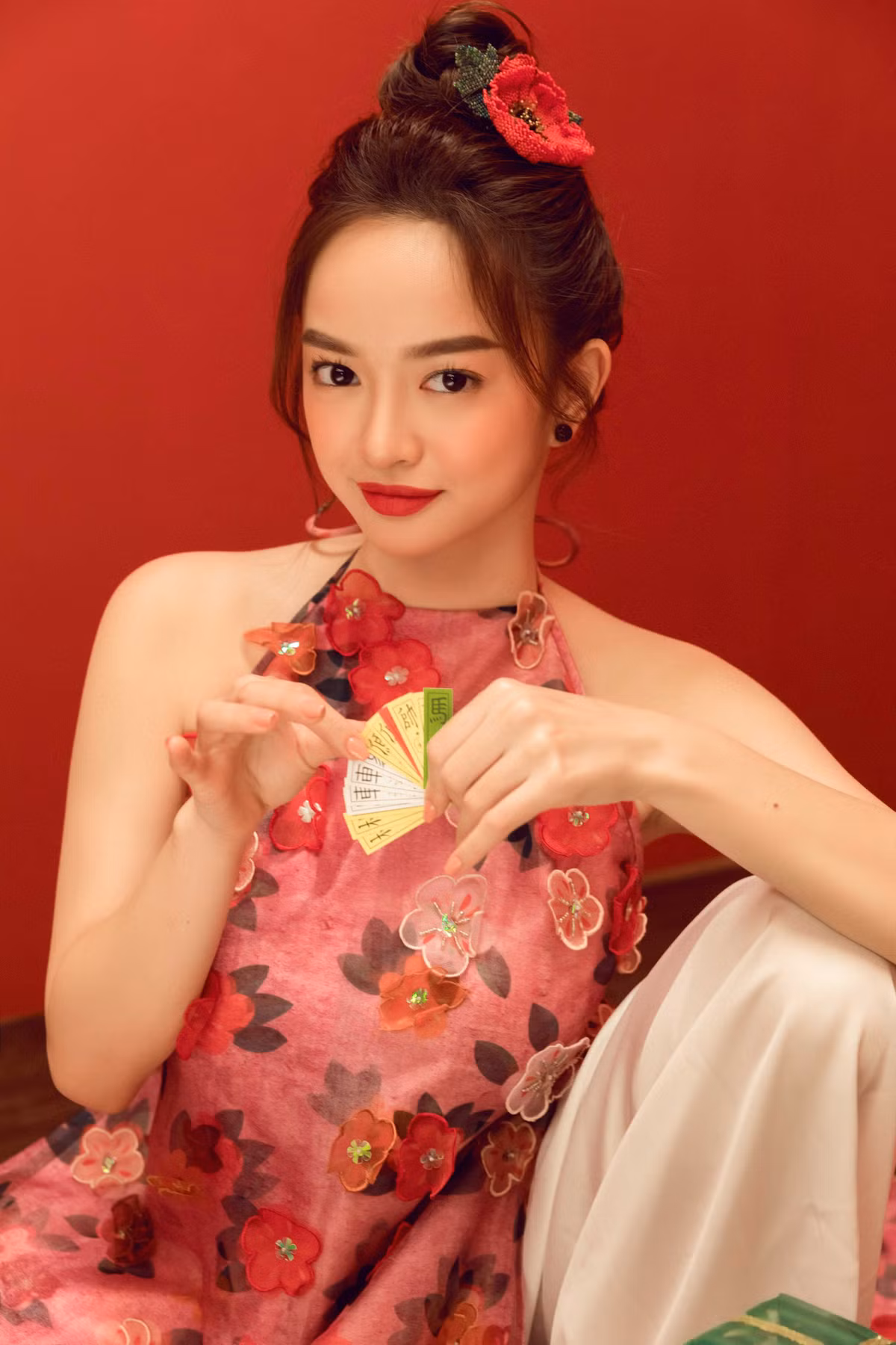 Kaity Nguyen hoa nang tho dat Kinh Ky, Trang Hy cuoi Cub do bat pho Sai Gon-Hinh-2