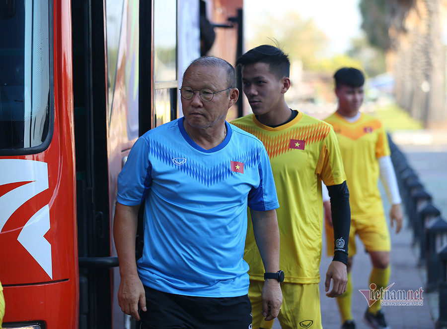 HLV Park Hang Seo ve Han Quoc don Tet cung gia dinh