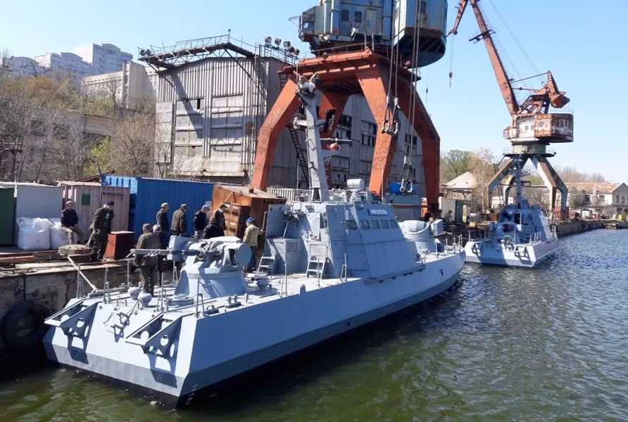 Ban đầu chính quyền Ukraine dự định đóng 9 tàu như vậy, hoàn thành trong năm 2017. Thực tế Kyiv đã đưa vào biên chế được 8 chiếc, với tàu cuối cùng bàn giao trong năm 2021.