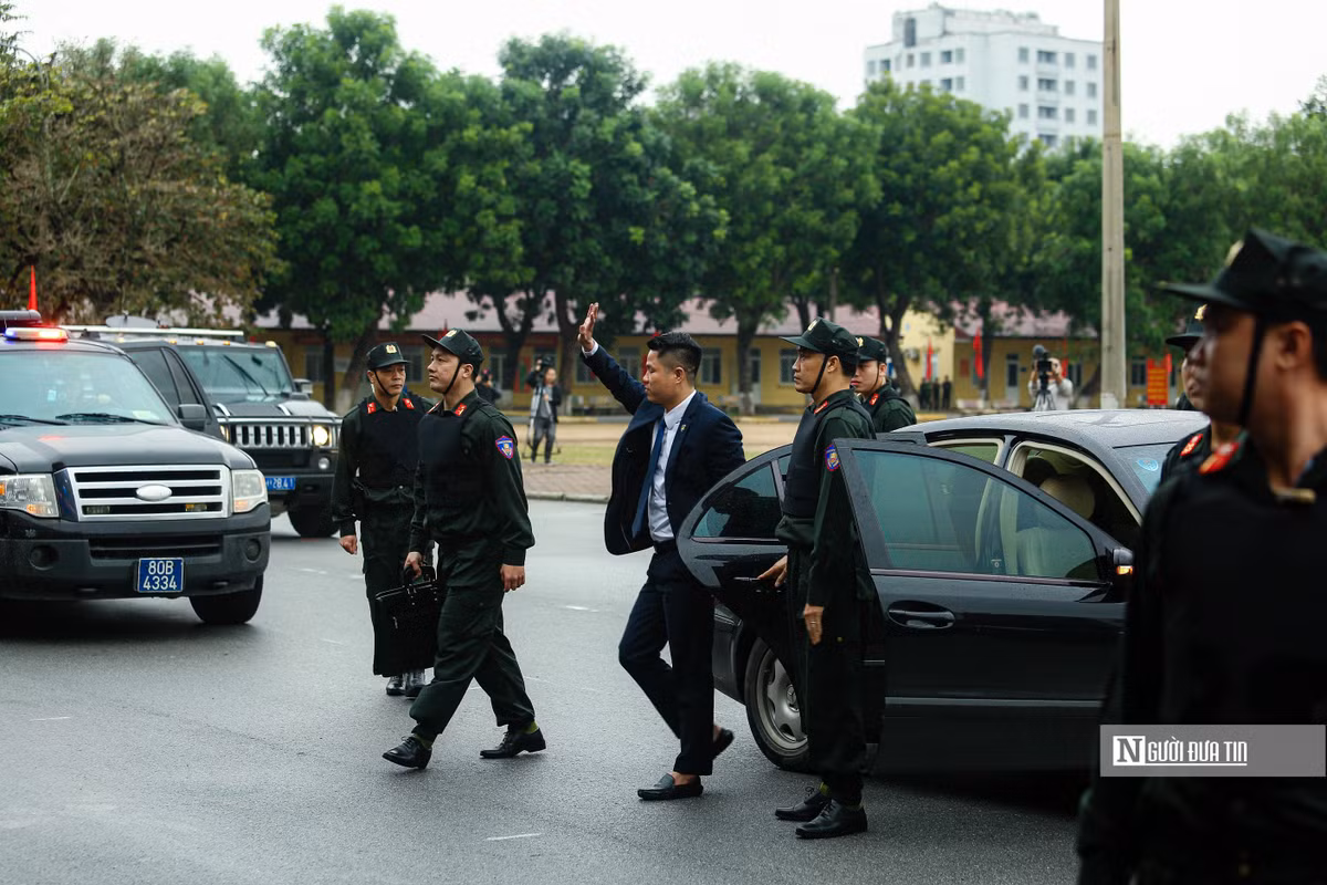 Theo kế hoạch giả định, Đơn vị Cảnh sát gìn giữ hòa bình số 1 triển khai đội hình xe bảo vệ Đặc phái viên di chuyển vào bên trong Hội trường. Quá trình di chuyển, đoàn bất ngờ bị nhóm khủng bố sử dụng xe 16 chỗ lao vào, sử dụng quả nổ, vũ khí tấn công về phía Đặc phái viên. Nhận thấy tình hình nguy hiểm, xe CSGT lao lên chặn xe khủng bố.