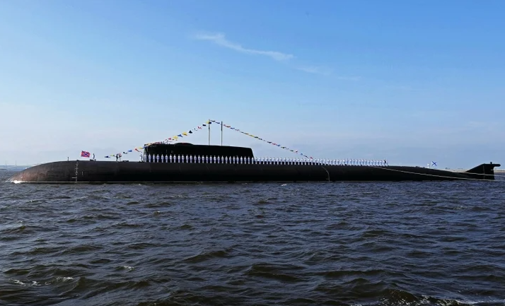 CNN nhận xét, tàu ngầm hạt nhân chuyên dụng Belgorod của Nga có thể tạo tiền đề cho một cuộc Chiến tranh Lạnh mới ở đại dương thế giới. Nếu Belgorod có thể thành công mở rộng tiềm năng của hạm đội Nga, thì điều đó sẽ mở đường cho bùng nổ Chiến tranh Lạnh ở trong lòng đại dương trong thập kỷ tới ...”, bài báo viết. Ảnh: RT.