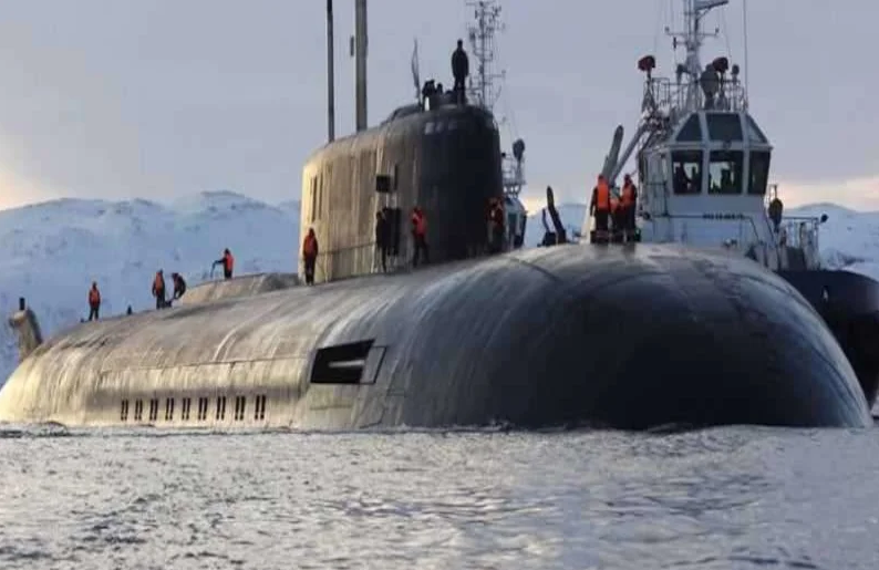 Tờ The National Interest cũng từng lưu ý, tàu ngầm hạt nhân chuyên dụng Belgorod được thiết kế để giáng đòn tấn công trả đũa trong trường hợp xảy ra chiến tranh hạt nhân. Một bài viết trên tờ The Drive cho rằng K-329 sẽ cho phép Hạm đội của Hải quân Nga giữ quyền thống lĩnh ở Bắc Cực. Ảnh: Naval News.