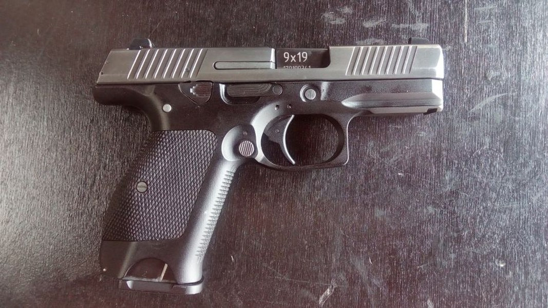 Các kỹ sư của tập đoàn Kalashnikov đã liên tục cải tiến thiết kế, cho ra đời phiên bản thu gọn PL-15K vào tháng 10 năm 2018.