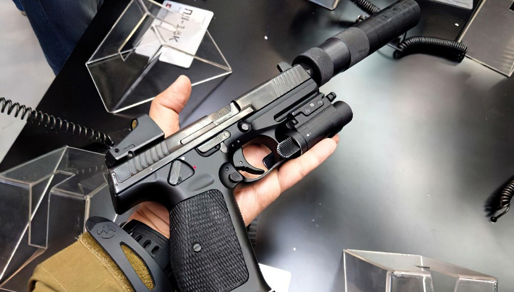 Hiện nay hãng Kalashnikov đang tiếp tục đẩy mạnh việc sản xuất loại súng ngắn này để phục vụ cho các cơ quan chấp pháp và cả quân đội để thay thế súng ngắn Makarov.