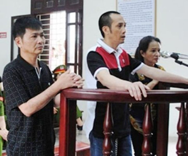 Giao lưu với những thành phần ngổ ngáo ở Thanh Hóa, dần dần Tuấn trở nên có “số” hơn sau mỗi lần vào tù thụ án. Những ngày đầu bước chân vào giới “xã hội đen”, Tuấn “thần đèn” kết nối với nhiều đối tượng ở các tỉnh khác để hoạt động một đường dây chuyên trộm cắp và tiêu thụ xe máy mà nhóm của mình lấy trộm được.