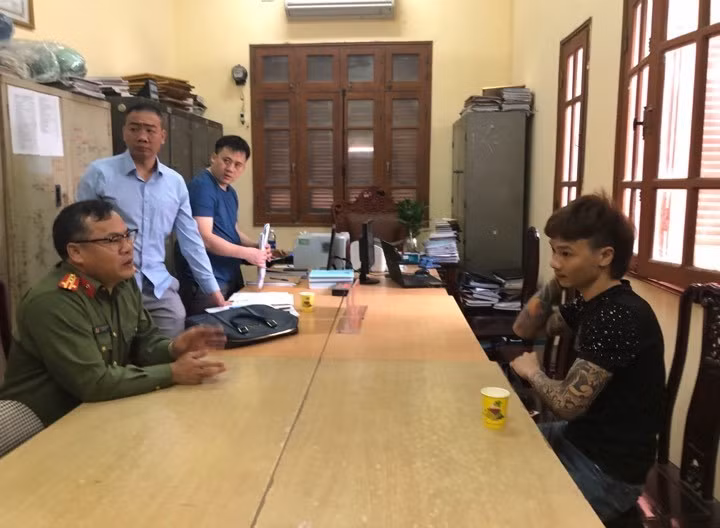 Khá "Bảnh" có 3 tiền án, tiền sự, trong đó có tội Cố ý gây thương tích năm 2014, Gây rối trật tự công cộng năm 2016. Khi chưa đủ 18 tuổi Khá đã bị đưa vào trường giáo dưỡng.