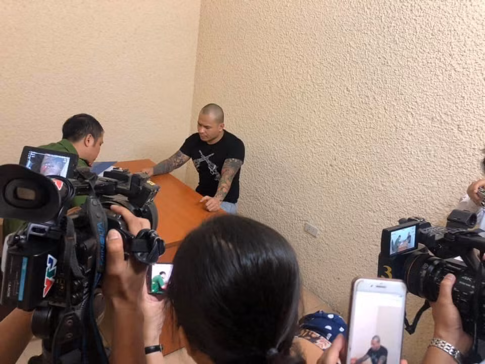 Ngày 13/8, Phòng Cảnh sát hình sự (CSHS) Công an TP Hà Nội cho biết đơn vị vừa tạm giữ Đỗ Văn Quang (tức Quang “Rambo”, Quang “tài chính”, trú tại quận Cầu Giấy, TP Hà Nội) cùng 4 đối tượng khác để điều tra về hành vi Cưỡng đoạt tài sản.