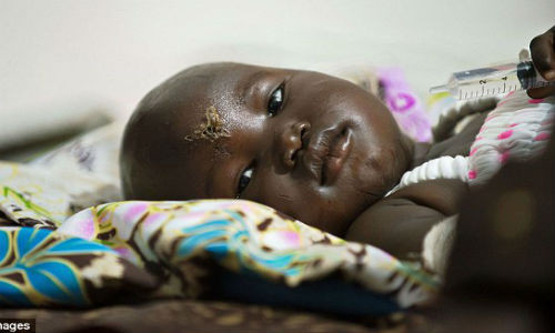 Được biết, cả mẹ và chị gái của Nyalou đều thiệt mạng khi chiếc máy bay Antonov-12 rơi xuống thủ đô Juba, Nam Sudan ngày 4/11.