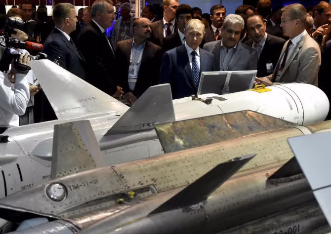 Chum anh Tong thong Putin trong vai tro Tong tu lenh-Hinh-13