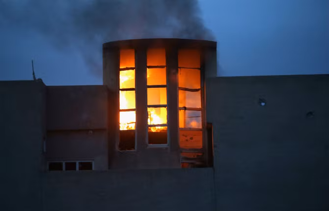 Một ngôi nhà bốc cháy ngày 15/11.