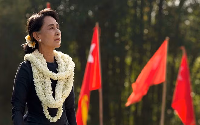 Cuoc doi nguoi phu nu noi tieng nhat Myanmar-Hinh-16